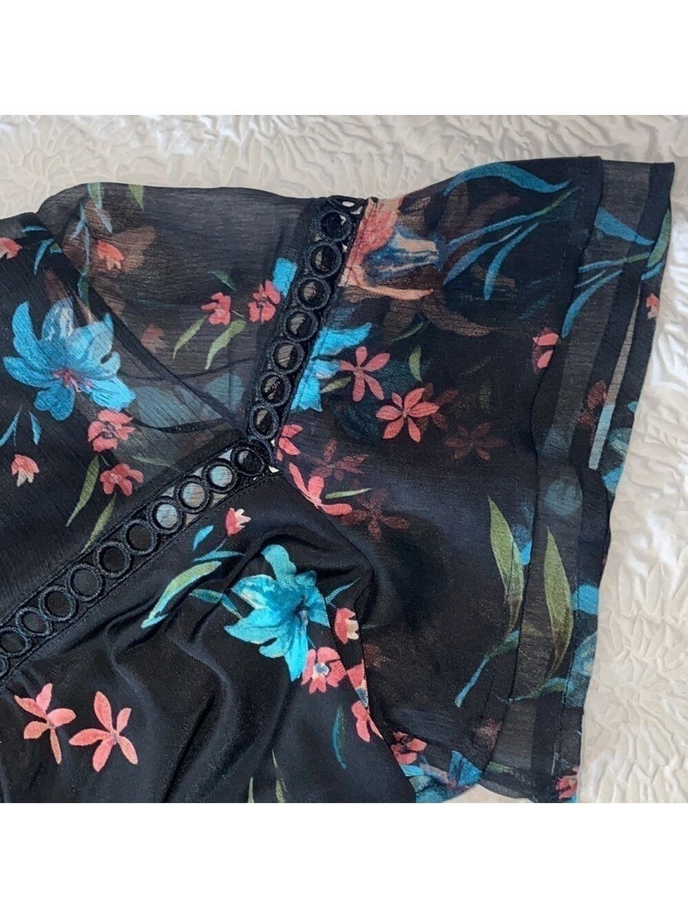 CeCe Expressive Lillies Ruffle Sleeve Mixed Media Minidress NWOT - Picture 6 of 8